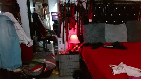 Snapshot of amelie__martinez chatting on 02/27/26, 10:26 amelie__martinez online show from 02/27/26, 10:26