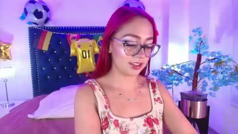 Snapshot of amelie_adamsx chatting on 06/19/26, 03:11 Amelie online show from 06/19/26, 03:11