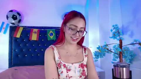 Snapshot of amelie_adamsx chatting on 07/16/26, 11:05 Amelie online show from 07/16/26, 11:05