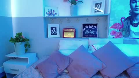 Amelie online show from 02/27/25, 02:21