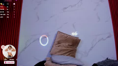 Snapshot of amelie_leigh chatting on 01/17/25, 07:08 Alejandra online show from 01/17/25, 07:08