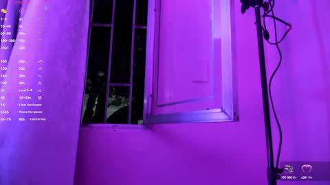 Snapshot of amelie_leigh chatting on 02/03/25, 02:47 Alejandra online show from 02/03/25, 02:47