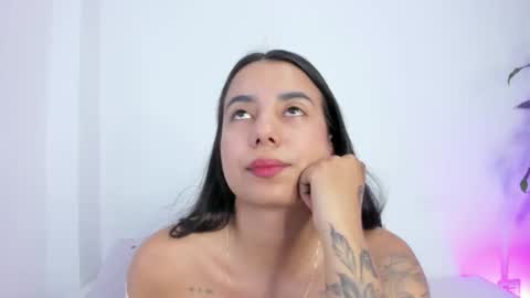 Amelie  online show from 11/26/25, 11:28