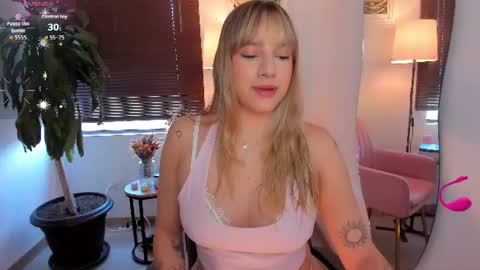 Snapshot of ameliegraham chatting on 06/21/26, 05:04 Amelie Graham online show from 06/21/26, 05:04