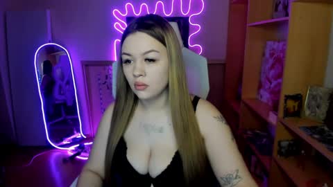 Snapshot of ameliepeach chatting on 04/12/26, 01:21 Amelie online show from 04/12/26, 01:21
