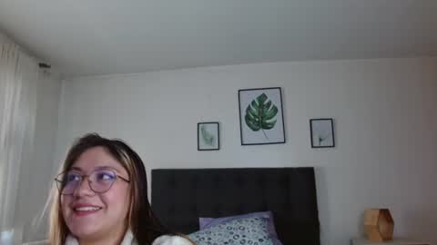 Snapshot of amelierose1 chatting on 07/10/26, 01:25 Amelie online show from 07/10/26, 01:25