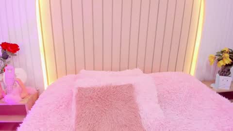 Amelia online show from 02/14/25, 02:39