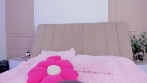 Amelia online show from 04/19/26, 09:39