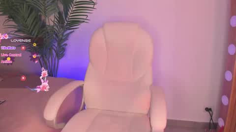 Amelie online show from 01/30/25, 04:24