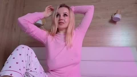 Snapshot of amelijarouz chatting on 12/03/25, 07:12 Amelija Rouz online show from 12/03/25, 07:12