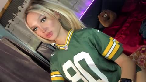 Snapshot of amelinckx chatting on 02/15/25, 07:28 amelinckx online show from 02/15/25, 07:28