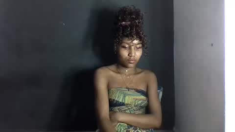 Snapshot of amelisy20005 chatting on 04/21/26, 01:42 amelisy20005 online show from 04/21/26, 01:42