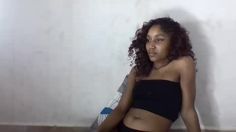 Snapshot of amelisy20005 chatting on 04/28/26, 02:27 amelisy20005 online show from 04/28/26, 02:27