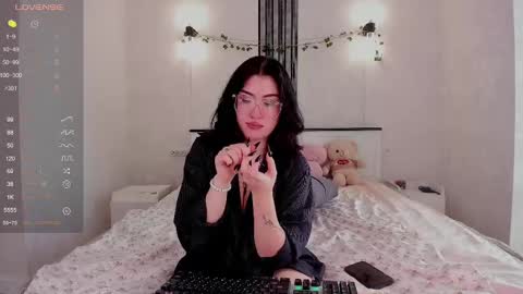 Snapshot of ameliya_sun chatting on 02/10/25, 04:30 Aylin online show from 02/10/25, 04:30