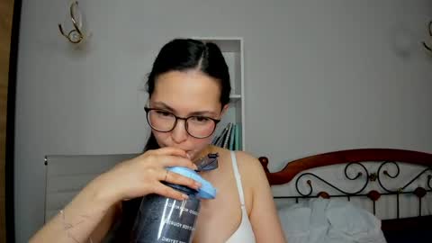Aylin  online show from 05/16/26, 10:36