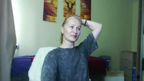 Snapshot of amelly777 chatting on 05/24/26, 03:28 amelly777 online show from 05/24/26, 03:28