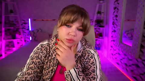 Snapshot of amellywhite chatting on 06/02/26, 12:29 Alina online show from 06/02/26, 12:29
