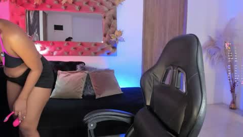          online show from 06/04/26, 12:22