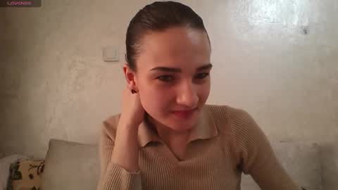 Julia  online show from 03/05/25, 09:16