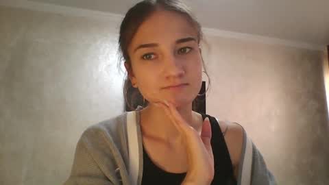 Julia  online show from 09/17/25, 10:17