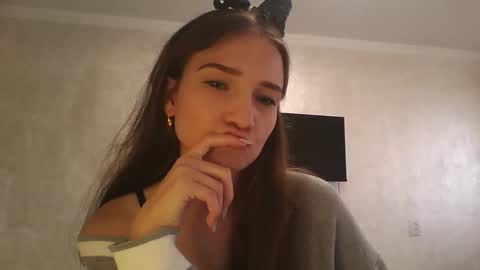 Julia  online show from 09/22/25, 09:22