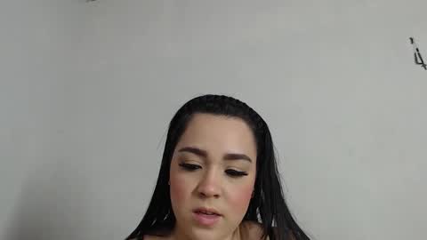 Snapshot of ami_rosee chatting on 12/21/24, 05:47 ami_rosee online show from 12/21/24, 05:47