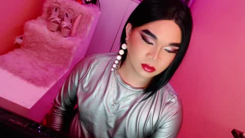 Queen Mireska online show from 01/21/25, 05:51