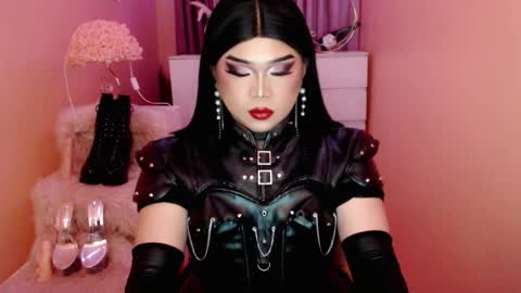 Queen Mireska online show from 09/14/25, 03:22