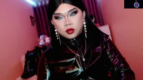 Queen Mireska online show from 06/04/26, 05:08