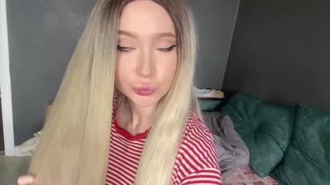 Ami Air online show from 04/15/26, 08:43