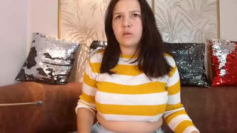 Snapshot of amie_gh chatting on 09/13/25, 11:32 Amie  online show from 09/13/25, 11:32