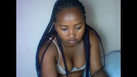 Snapshot of amielle_01 chatting on 04/12/26, 10:20 amielle_01 online show from 04/12/26, 10:20