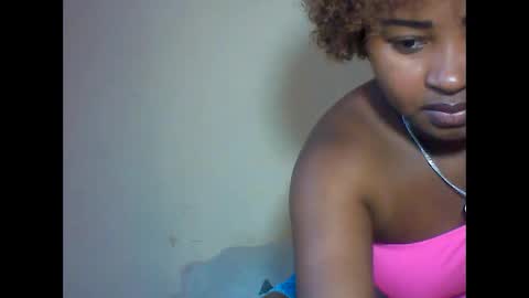 Snapshot of amielle_01 chatting on 04/17/26, 12:30 amielle_01 online show from 04/17/26, 12:30