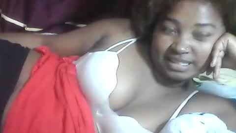 Snapshot of amielle_01 chatting on 05/01/26, 10:36 amielle_01 online show from 05/01/26, 10:36