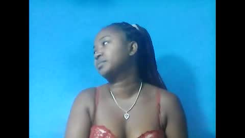 Snapshot of amielle_01 chatting on 05/28/26, 02:42 amielle_01 online show from 05/28/26, 02:42