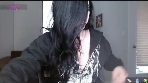 Snapshot of amilustxx chatting on 01/14/25, 05:45 amilust online show from 01/14/25, 05:45