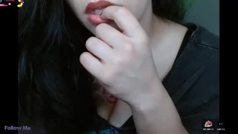 Snapshot of amilustxx chatting on 09/21/25, 04:41 amilust online show from 09/21/25, 04:41