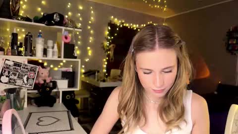 Amily online show from 03/20/26, 02:00