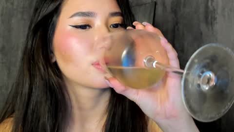 Snapshot of amina_artin chatting on 12/04/24, 03:32 Amina online show from 12/04/24, 03:32