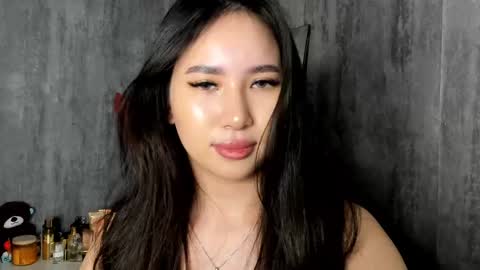 Snapshot of amina_artin chatting on 02/20/25, 01:08 Amina online show from 02/20/25, 01:08