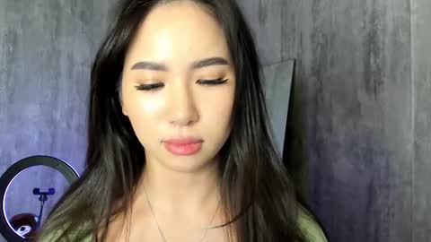 Snapshot of amina_artin chatting on 02/22/25, 04:09 Amina online show from 02/22/25, 04:09