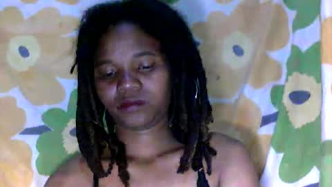 aminah01 online show from 11/28/25, 10:18