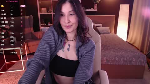 Camilla online show from 01/28/25, 12:26