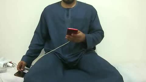 Amir online show from 05/11/26, 01:28