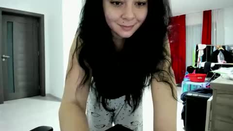 Amiraisa online show from 12/05/25, 04:10