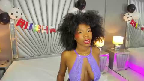Snapshot of amirajones chatting on 06/26/26, 08:35 amirajones online show from 06/26/26, 08:35