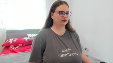 Amira Vyxen online show from 06/04/26, 07:47