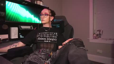   Am-er-in online show from 04/15/26, 01:01