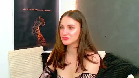 Snapshot of ammirra_a chatting on 05/08/26, 04:29 Amira online show from 05/08/26, 04:29
