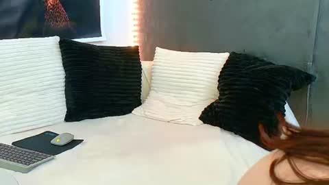 Amira online show from 06/25/26, 05:12